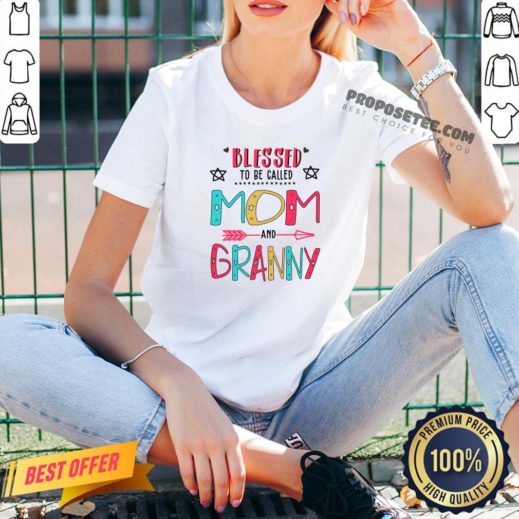 Blessed To Be Called Mom And Granny Mother Day V-neck Blessed To Be Called Mom And Granny Mother Day V-neck