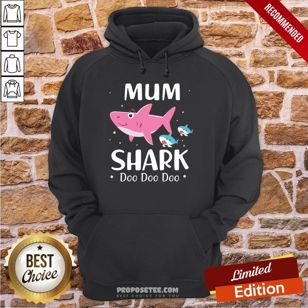 Mum Shark Doo Doo Doo Hoodie Mum Shark Doo Doo Doo Hoodie
